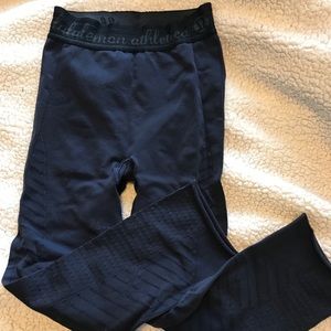 LuluLemon Navy Blue Crop Seamless Cut-Out Design